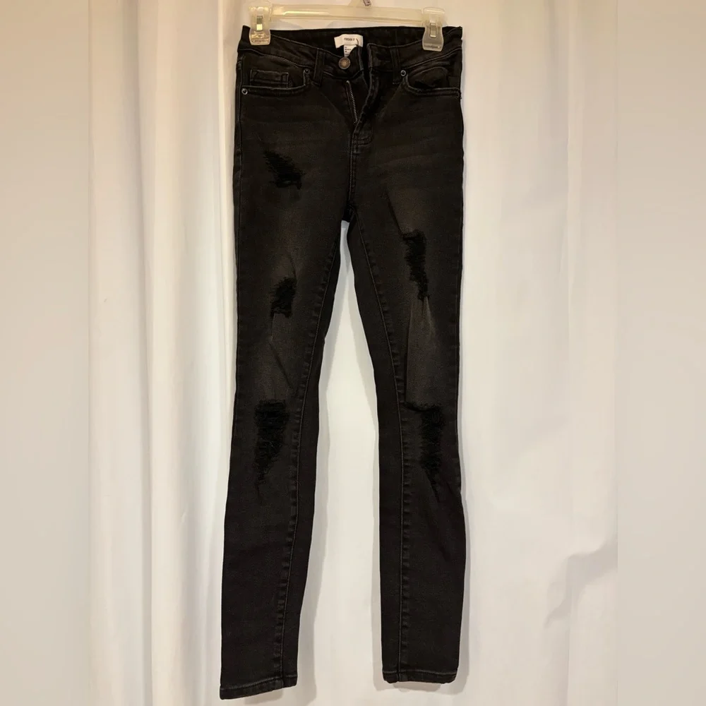 Forever 21 Black Distressed Skinny Jeans - Picture 1 of 4